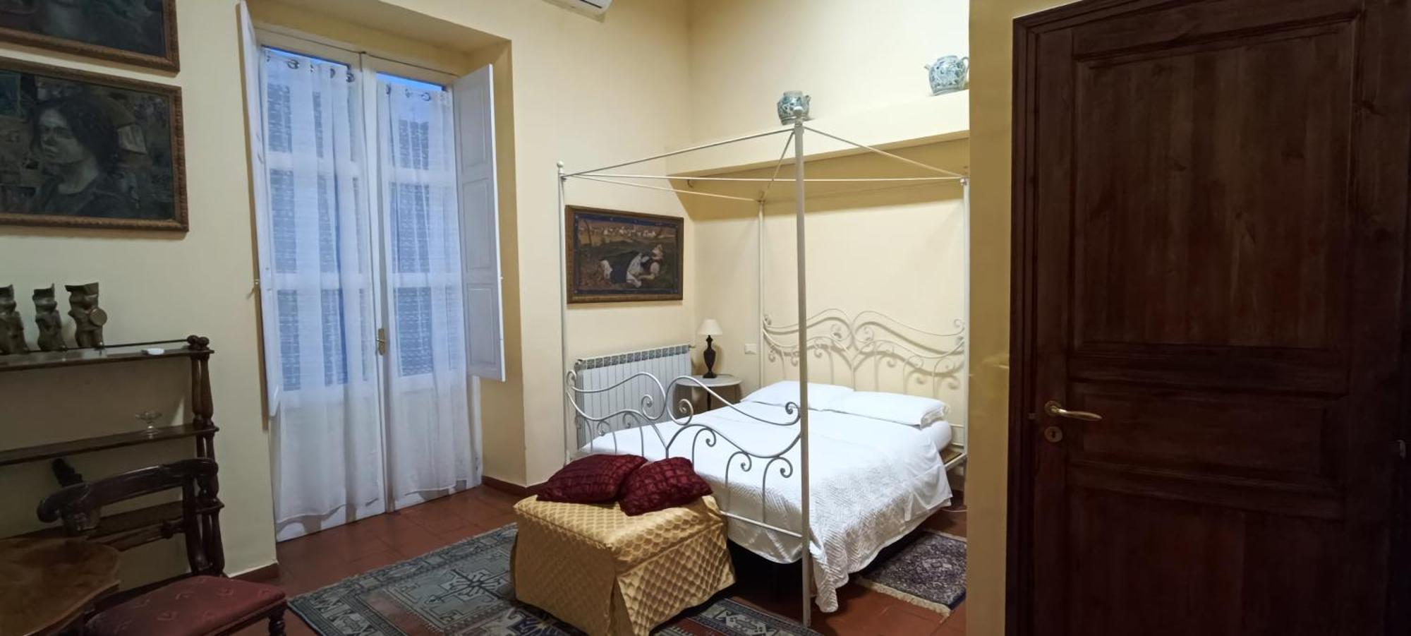 Donna Regina Dimora D'Epoca Apartment Naples Exterior photo